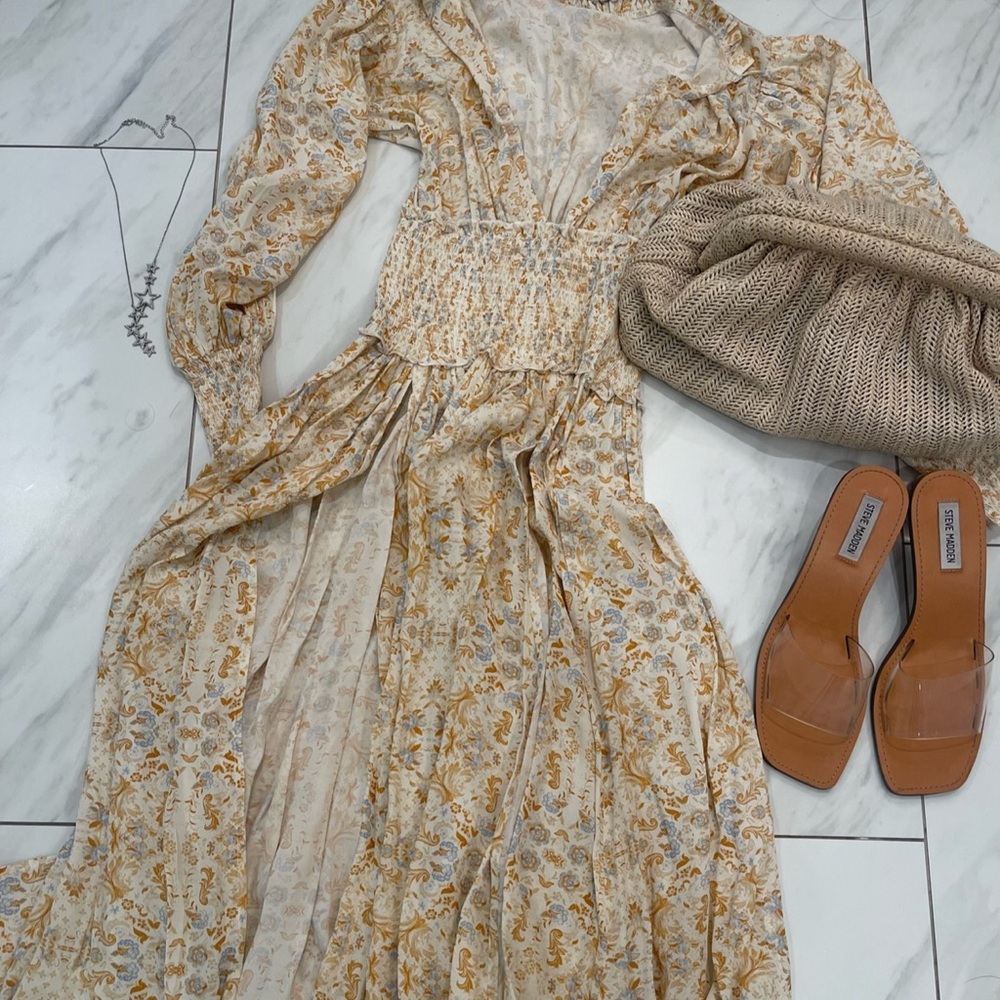Sexy summer dress! Can be worn as a dress or cover up!